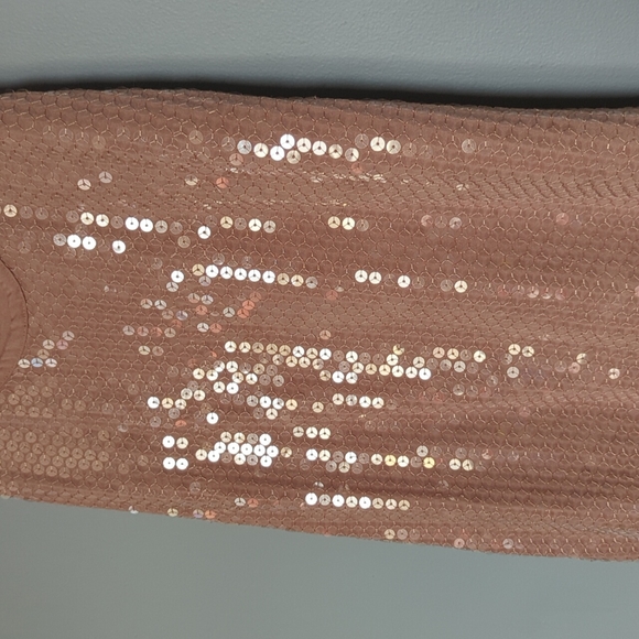 Le Chateau Sequin Tank. - Picture 4 of 5